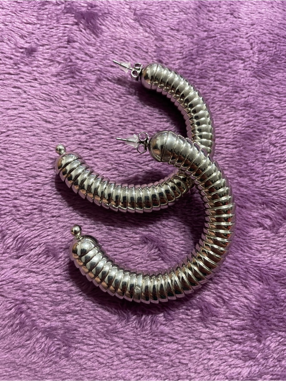 Silver Ribbed Hoop Earrings - Women's Jewelry